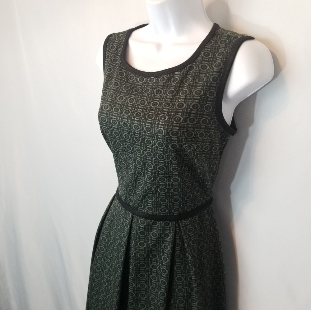 Max Studio Pleated Green Dress - Picture 4 of 8